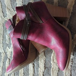 Wine colored red Size 8.5 booties, worn once.